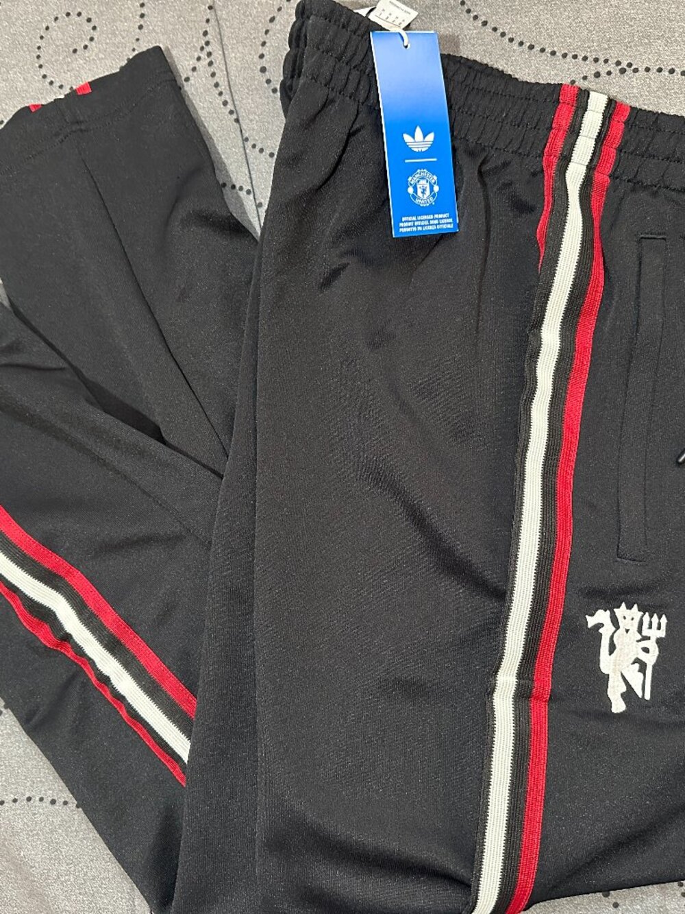 ADIDAS MANCHESTER UNITED SOCCER BLACK & D. RED SWEATPANTS SIZE M MEN NWT $90.00